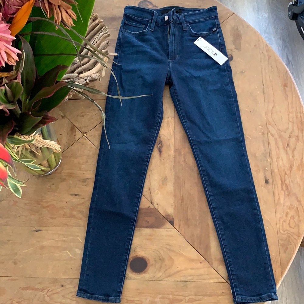 Joe’s Flawless the Charlie Jean in size 26